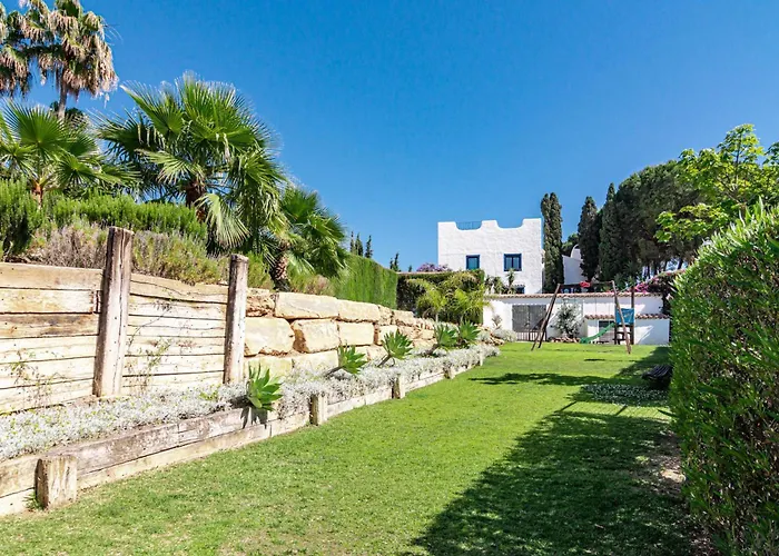 Aloha Royal 19 Apartment